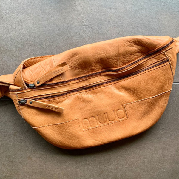 muud vegas bumbag - cognac - oversize bumbag