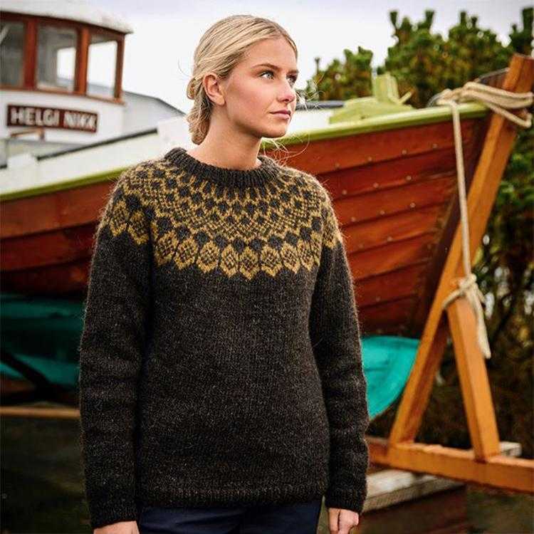 Istex islandsk sweater Tindafell - Strikkes i Lettlopi uldgarn